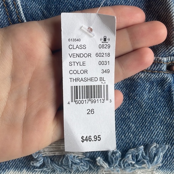 Two Tone Mom Short - Picture 4 of 5